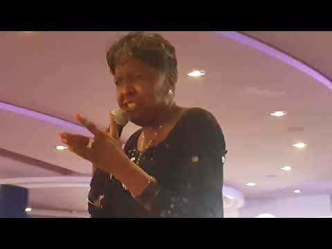 European blues Cruise 2019 - Uvee Hayes