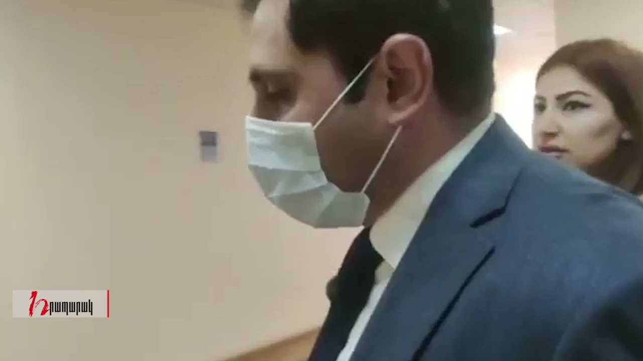 Ինչի՞ համար էր ծափ տալիս Պապիկյանը