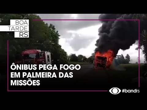 Ônibus pega fogo em Palmeira das Missões