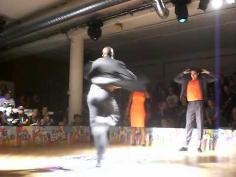 1/4 final Waacking Streetstar 2014 Fredrik & Sandrine VS Sarada (1er Passage)