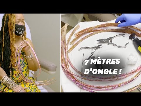 La femme aux ongles les plus longs du monde les coupe pour la 1ère fois en 30 ans