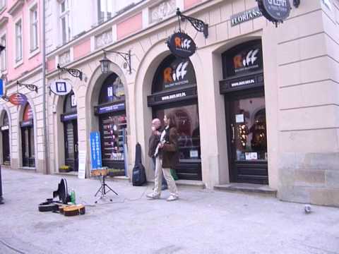 Gienek Loska playing in the streets of Krakow (9/4/2010)