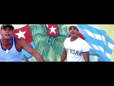 CAMINO POR LA CALLE  SANGRE OSCURA