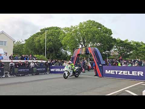 Metzeler Supertwin TT Race 1 Start Line