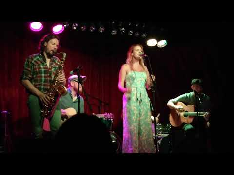 Kat Eaton - Robbing you blind + mashup + jam (live at The Finsbury)