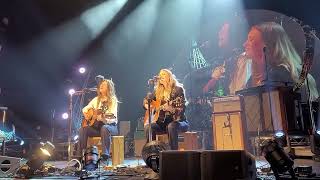 Aly &amp; AJ- Something More/Out Of The Blue- Live in New York- The Silver Deliverer Tour 