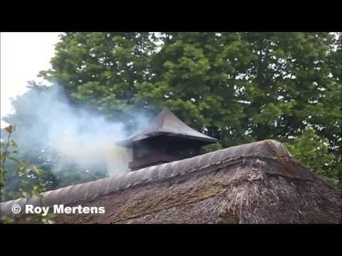 01-06-13 Woningbrand Ooster Mheenweg Hierden (Betreft Schoorsteen; Rietgedekt pand)