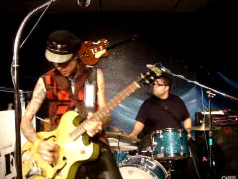 Nick Curran and the Lowlifes - "Sheena's Back"