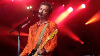 Bush performs Sky Turns Day Glo live from Vancouver BC