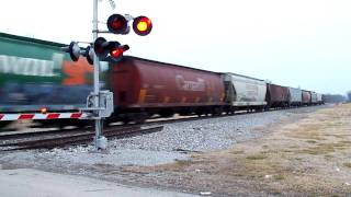 preview picture of video 'CN #2596 Pulling A Fast Grain Train'