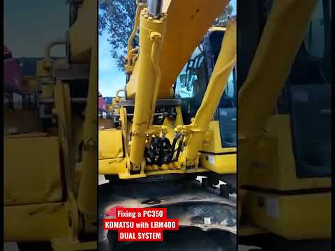 On-site line boring machine LBM400 DUAL SYSTEM MAUCOTOOLS fixing komatsu PC350 - onsite machining.