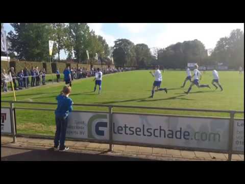 Doelpunt Barry Perk in zijn 500e wedstrijd