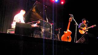 Royal Wood - Birds on Sunday (2011-09-18 - West End Cultural Centre; Winnipeg, MB)