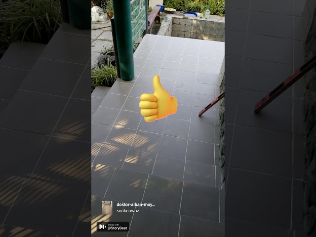 Фото Выполнение укладки плитки на крыльце,