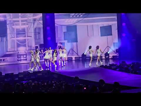 240326 IVE Show What I Have in Chicago - Blue Blood