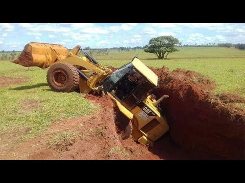 20 Dangerous Idiots Extreme Heavy Equipment Fail | Win Skills - Great Ecavator At Working Day