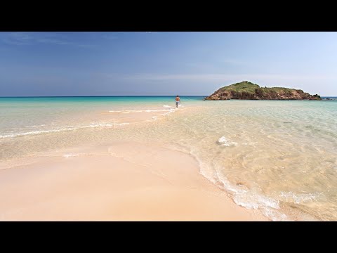 Paradisi nascosti in Sardegna: Capo Spartivento e la spiaggia di Chia in un video imperdibile