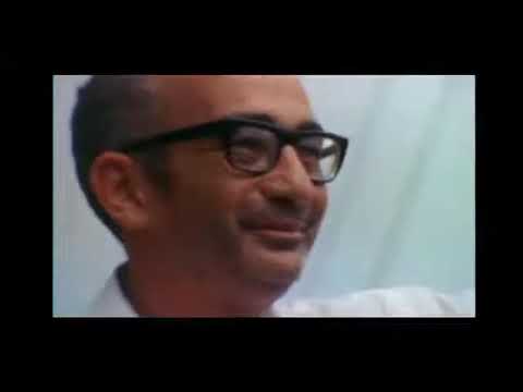 WOODSTOCK - Farmer & host Max Yasgur speaks to the people ✊