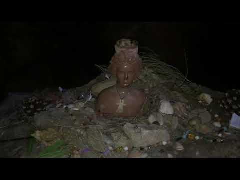 Priestess Gloria in Tanit‘s Cave