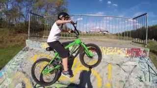 preview picture of video 'BMX (vélo) au Skate park de L'Union. Jolie chute en vélo (BMX)'