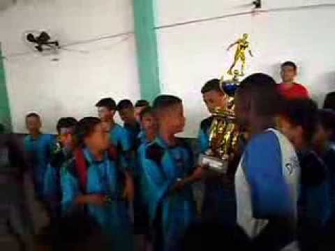 GR Juventus x Joelma F.C - Final da RIO COPA DE FUTSAL 2013 Sub-13 (comemorando)
