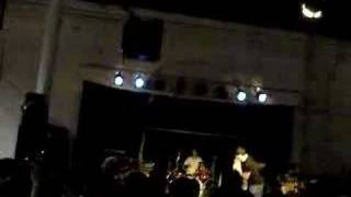 Heavy Heavy Low Low - Eating the Porridge &amp; Killing the Bear