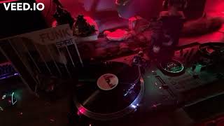 The Whispers   And The Beat Goes On (Single Edit)