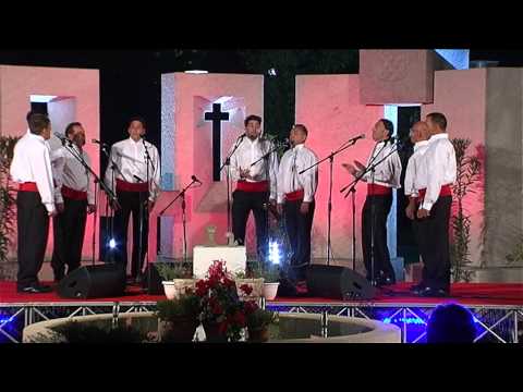 Sv. Nikola (Metković) - Prid oltaron kleći diva