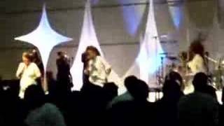 the clark sis- looking to get there live