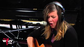 Luscious Jackson - &quot;We Go Back&quot; (Live at WFUV)