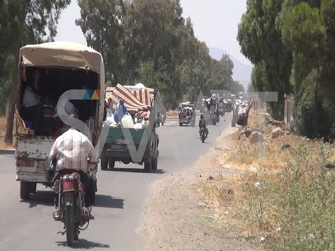 نزوح الأهالي جراء قصف للنظام في نوى في محافظة درعا