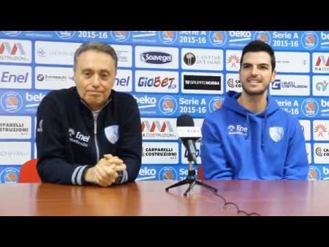 Coach Bucchi e  Marzaioli play -guardia dell'Enel Basket Brindisi presentano la sfida con Pesaro