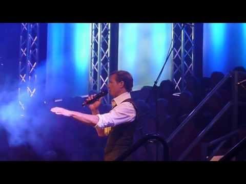 Jesper Tydén singt "Money Money Money" Mamma Mia Musical