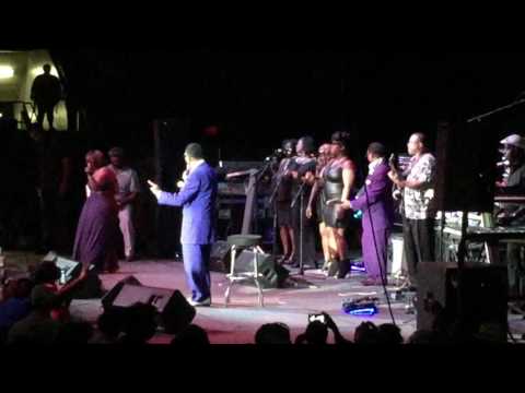 CARL SIMS Live !!!! Singing ''Trapped''