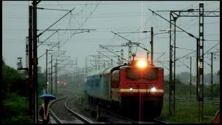 preview picture of video 'Shatabdi with Offlink : HWH WAP4 with 12027 Chennai Bangalore Shatabdi'