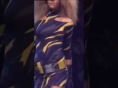 Ana Beatriz Barros for Versus Versace Fall 2003 RTW Collection  #supermodel #fashionbrand #fashion