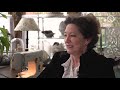 Verena zoekt een oude Singer naaimachine om haar kleding historisch correct te kunnen naaien
