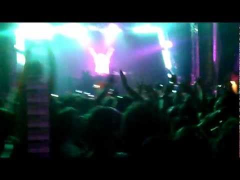 Armin van Buuren - Emma Hewitt - Colours