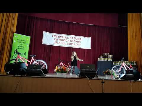 Clara Sav - Muzica e ca o fata frumoasa