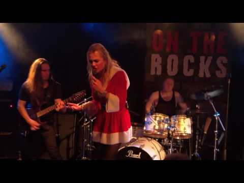 NETTA DAHLBERG Run for Cover - Wasted Years (Live)