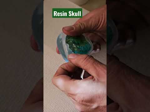Resin Skull! #resin #epoxy #resinart #skull #skulls #art #artist #diy #craft #crafts #viral #shorts