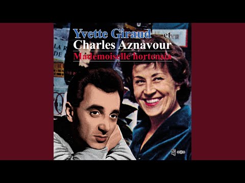 外から見たギフ・シュル・イヴェット駅