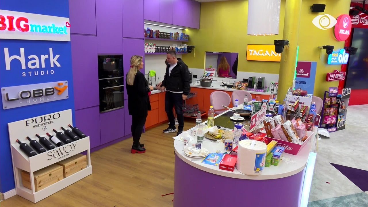 “Nën çadrën e dikujt…”/ Juli dhe Ilnisa debatojnë për punët e shtëpisë