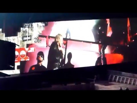 Abertura Roger Waters - The Wall 01/04/2012 - Morumbi-SP