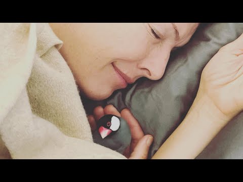 Woman Saved This Bird - He Returns to Thank Her Every Day