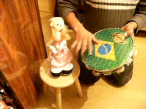 pandeiro magico e a boneca dançadeira