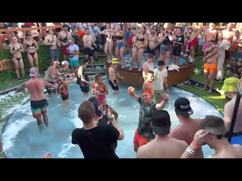 Dropzone 2022. Day 3. Noa. Gearbox pool party