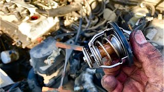 Thermostat on a Toyota Camry or Avalon 3.0L V6 @elchanojose