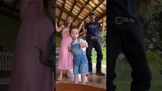 A dinda e o papai entraram na brincadeira #gabimartins 🎵👶🏻👱🏻‍♀️🤠