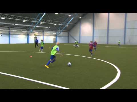 2v2+1+päätypelaajat Pitkä syöttö